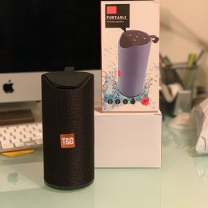 Brand new black Bluetooth speaker